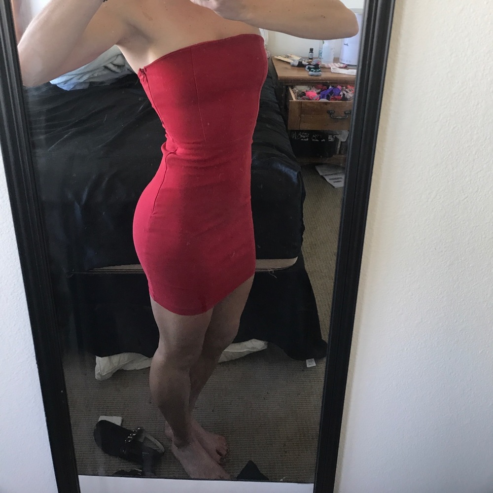 Red bodycon dress