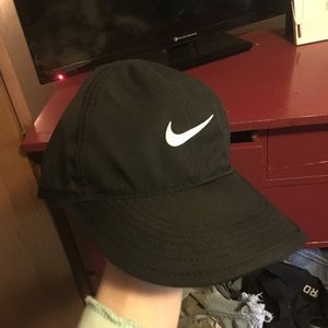 Black nike hat