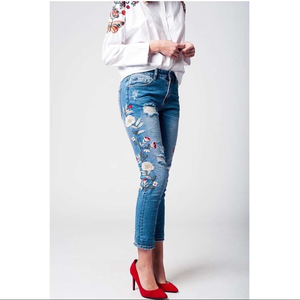 🚨1 HR SALE🚨DAISY distressed skinny jeans - Picture 3 of 4