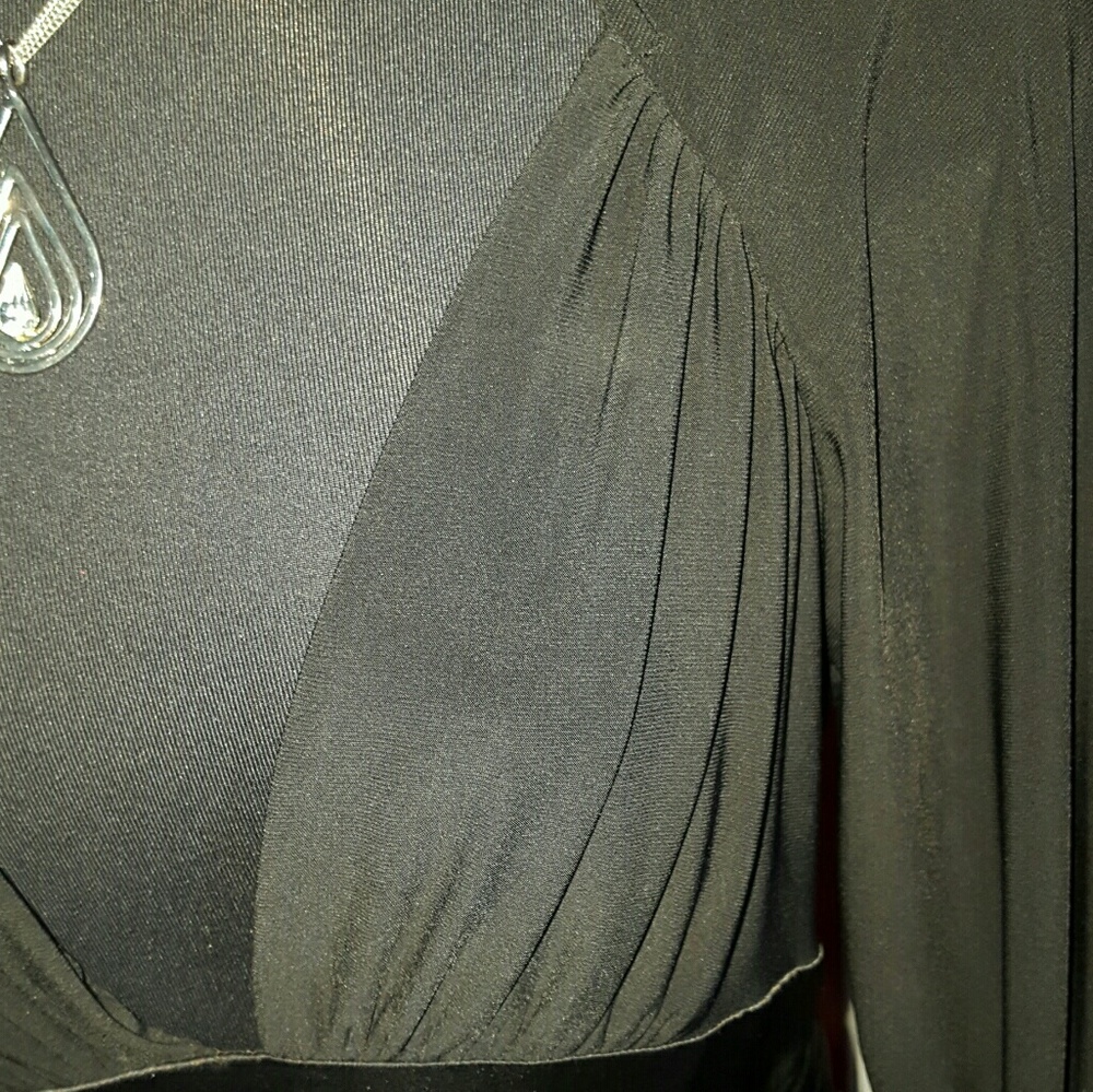 Dress - Picture 2 of 4