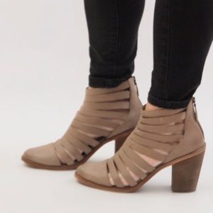 Hinge strappy booties