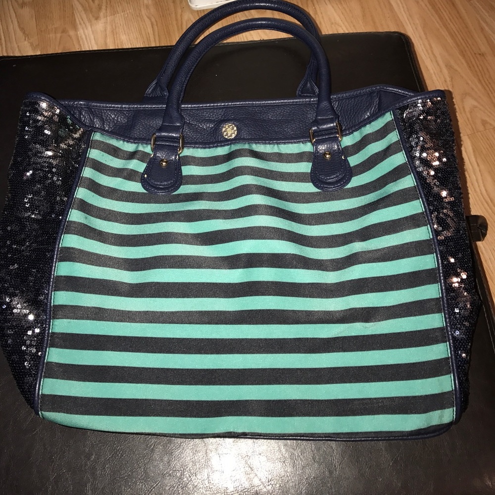 Deux lux large purse