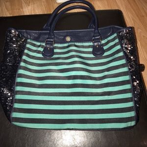 Deux lux large purse