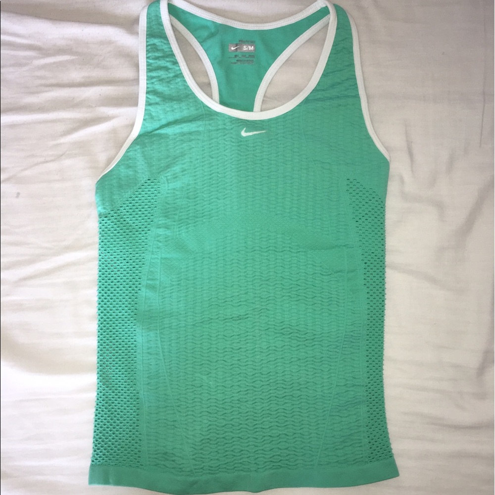 Nike workout tank top