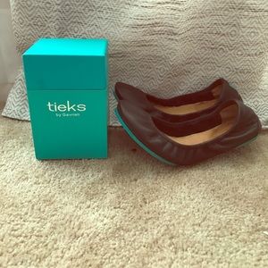 Tieks - Matte Black Size 7
