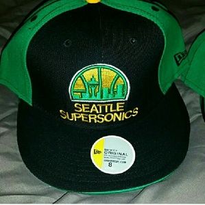 Nwt fitted hat for mrmariner