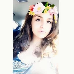 Meet your Posher, Olivia