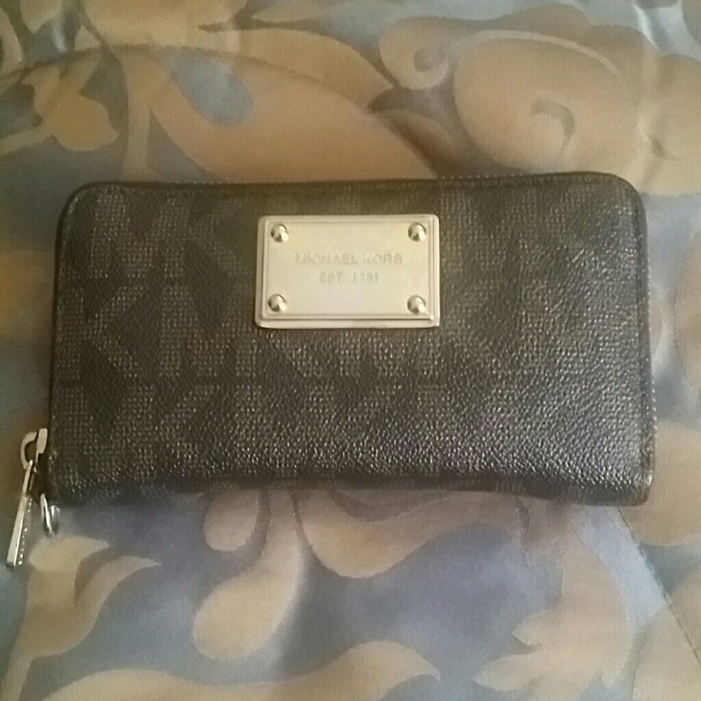 Michael Kors wallet