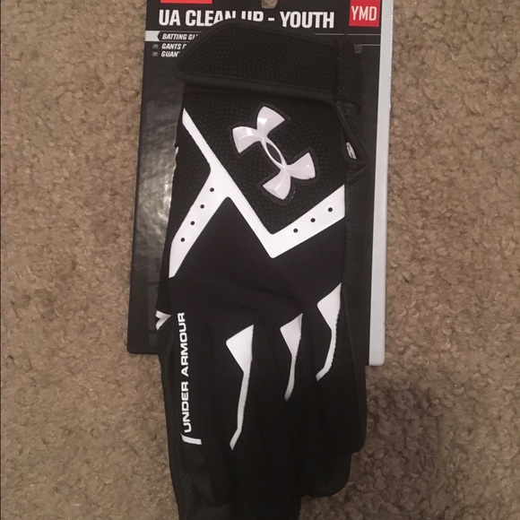 Under Armour Other - Youth Medium Batting Gloves