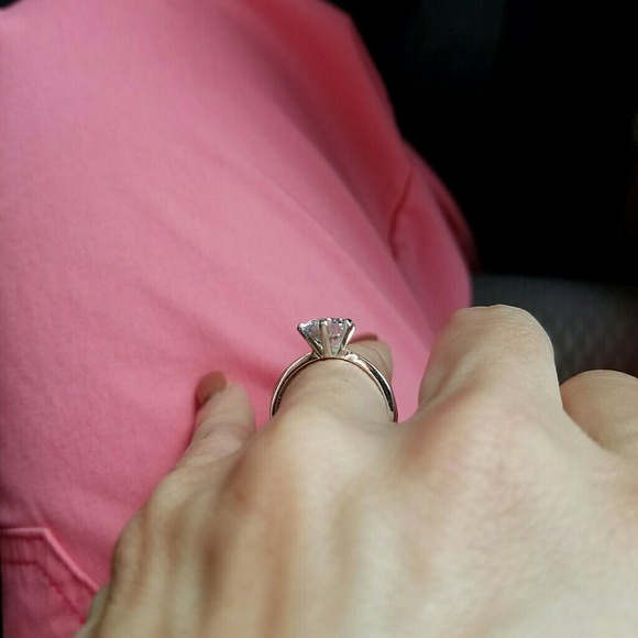 CZ ring - Picture 2 of 3