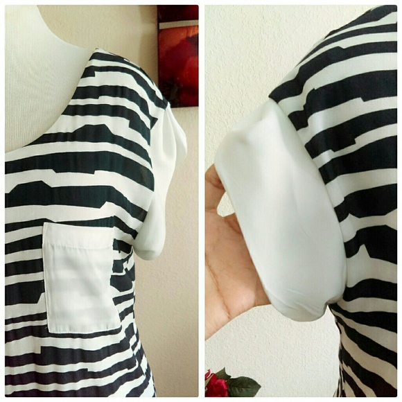 Ark & Co Tops - Navy Blue & White Zebra Stripped Top Ark & Co Tops - Navy Blue & White Zebra Stripped Top