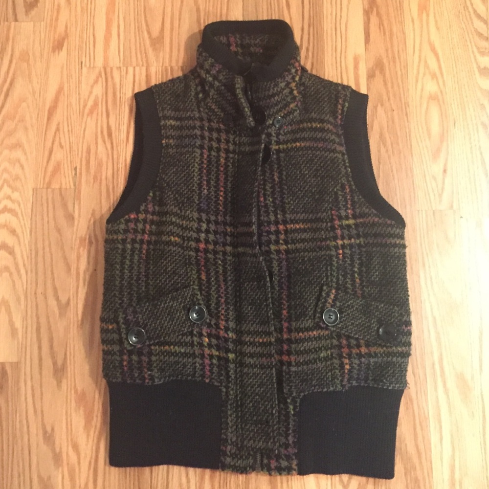 Buckle plaid/tweed vest