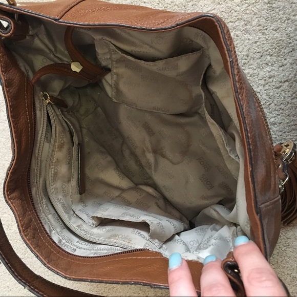 Michael Kors shoulder bag. - Picture 2 of 2