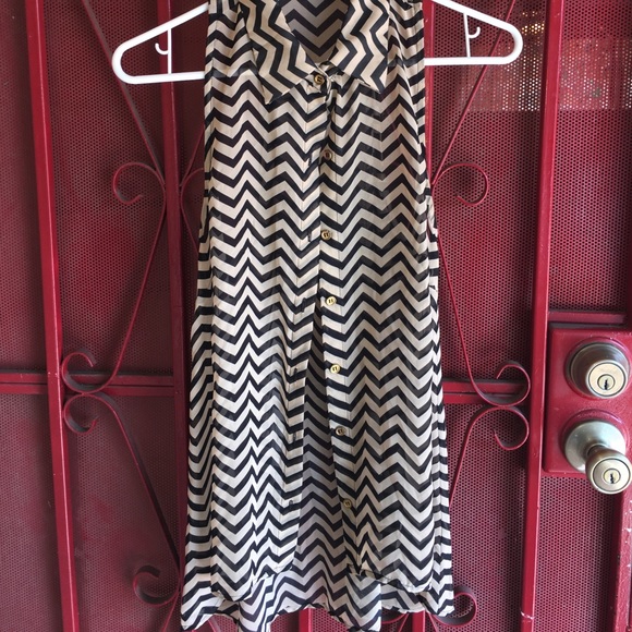 Macy's Tops - Striped muscle tank top 🌹🌷🌹