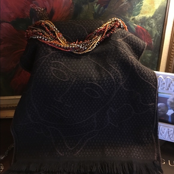 Medusa Scarf by Versace reversible black and gold - Picture 2 of 2