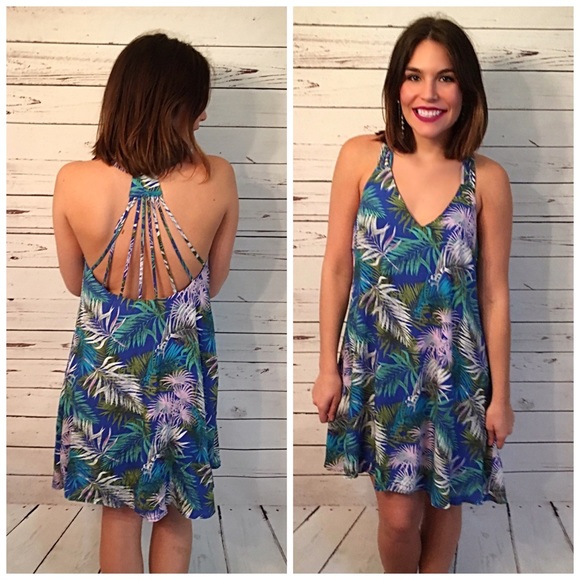 Last 1! 💕 Palm print lined back detail dress! - Picture 2 of 3