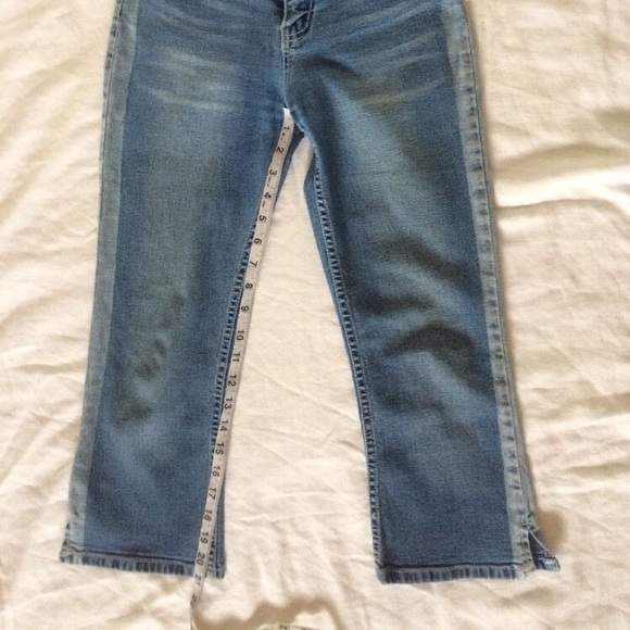 Cutie gang women's regular capris light two-toned - Picture 2 of 8