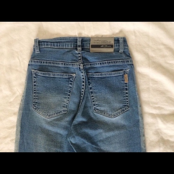 Cutie gang women's regular capris light two-toned - Picture 6 of 8