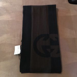 Gucci scarf black and brown with GG logo