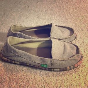 Sanuk slip ons size 9