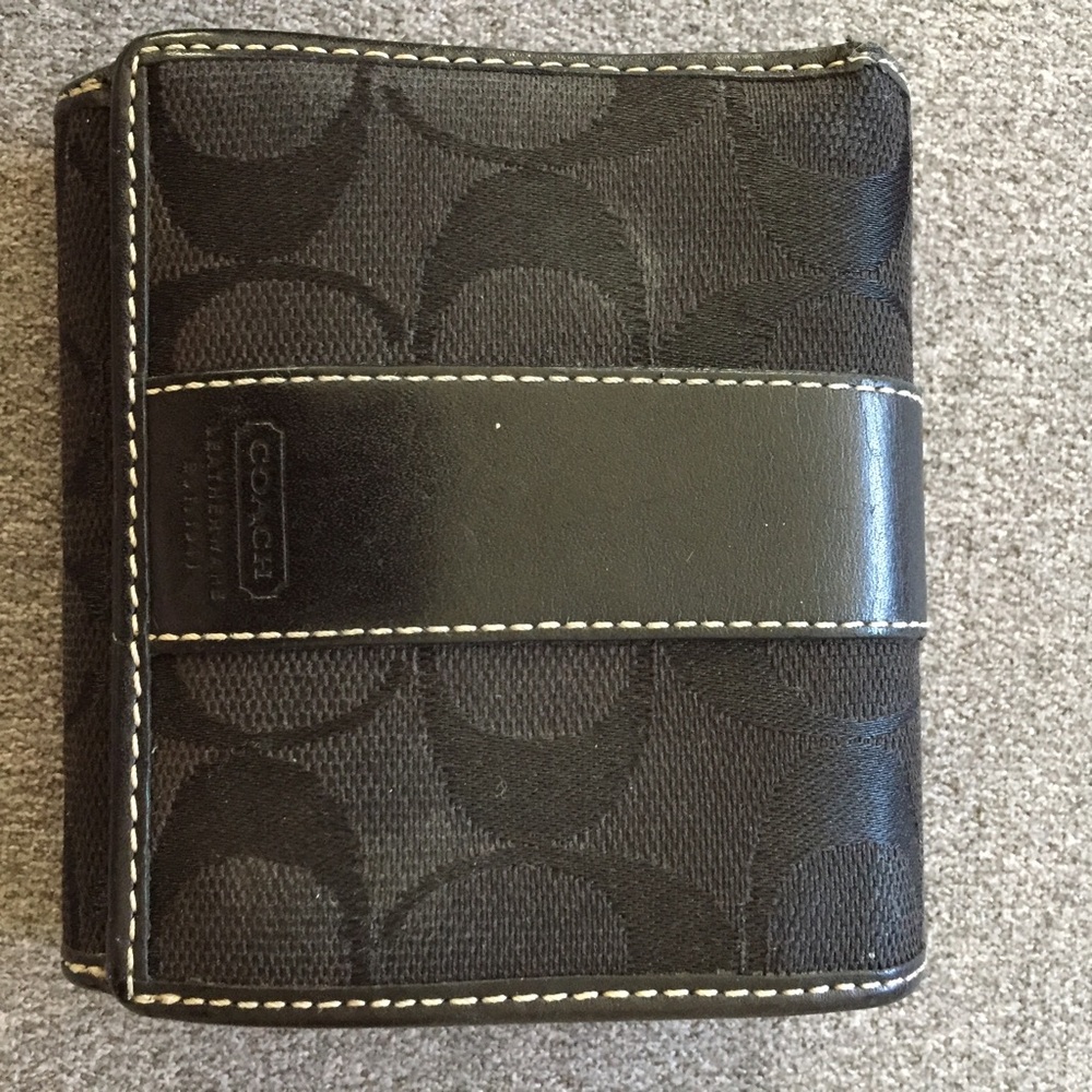 Authentic Coach wallet - Picture 3 of 4