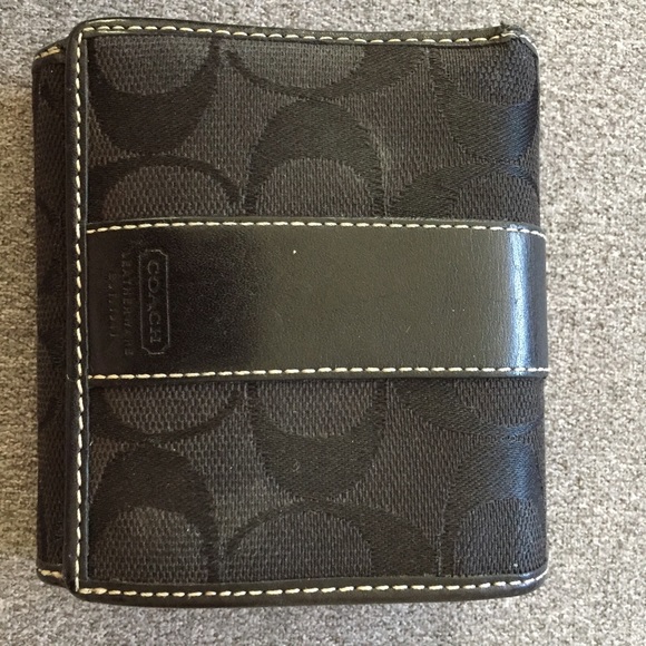 Authentic Coach wallet - Picture 3 of 4