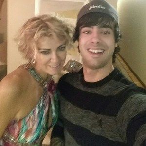 Meet your Posher, Deralva