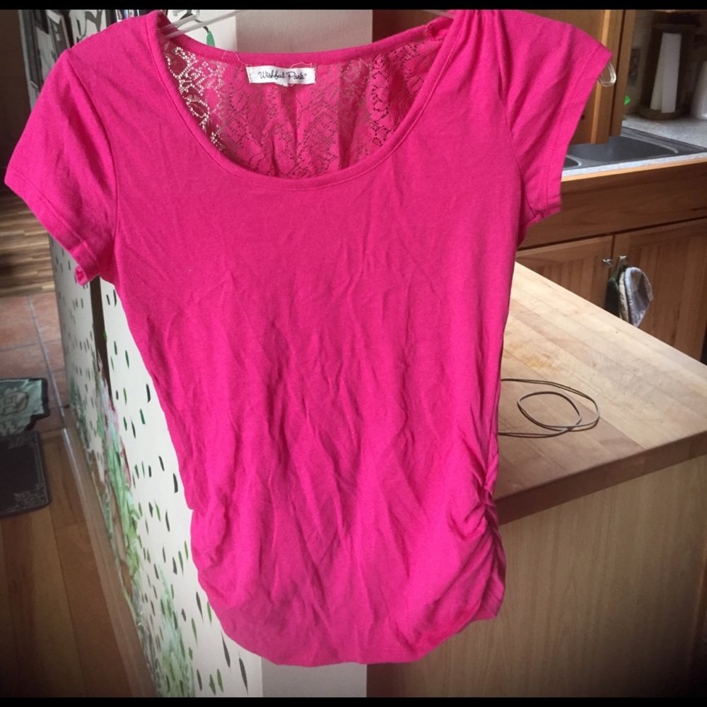 Cotton top with lace and rushing on the side
