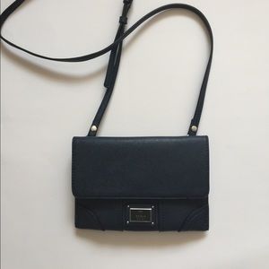 Guess Cross Body purse