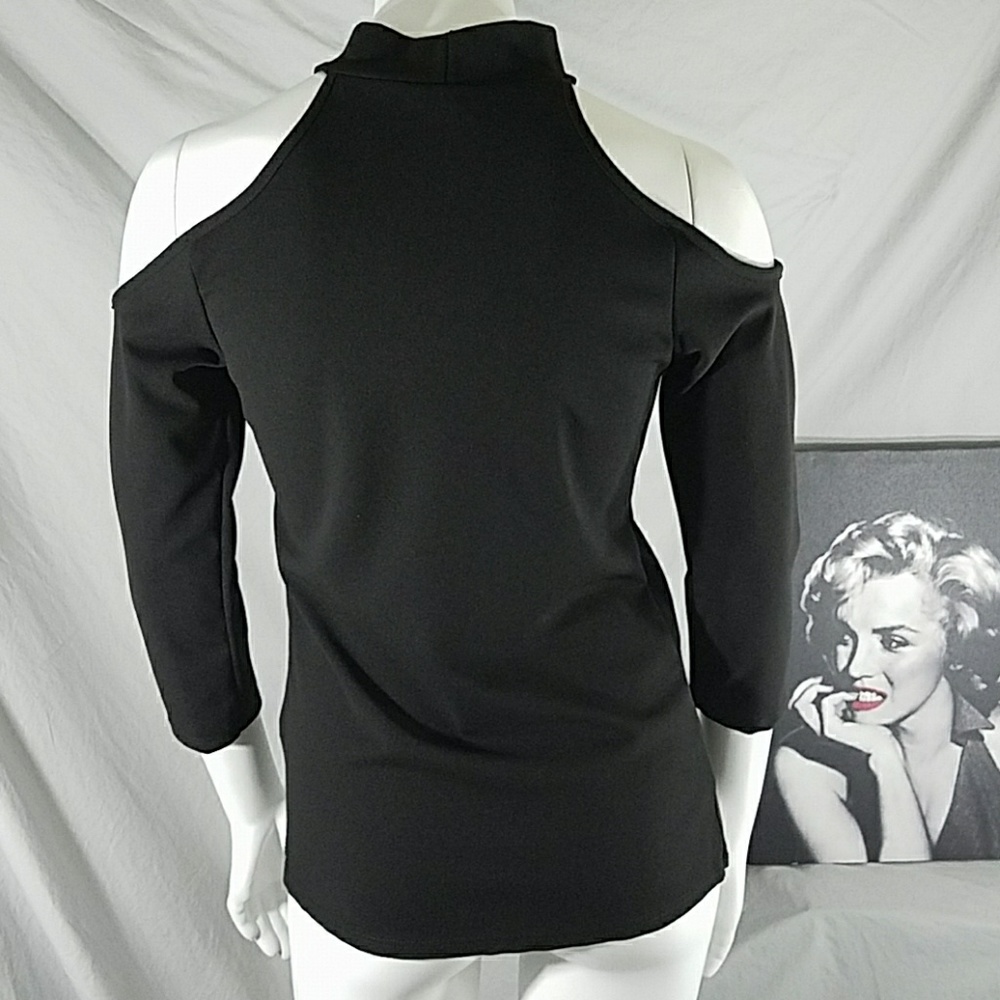 🎉1 left 🙋HOST PICK Cold shoulder - Picture 4 of 7