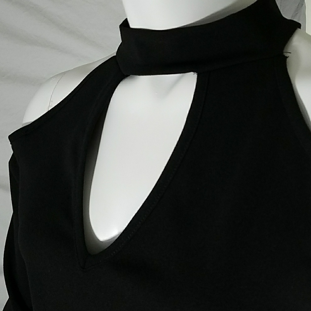 🎉1 left 🙋HOST PICK Cold shoulder - Picture 5 of 7