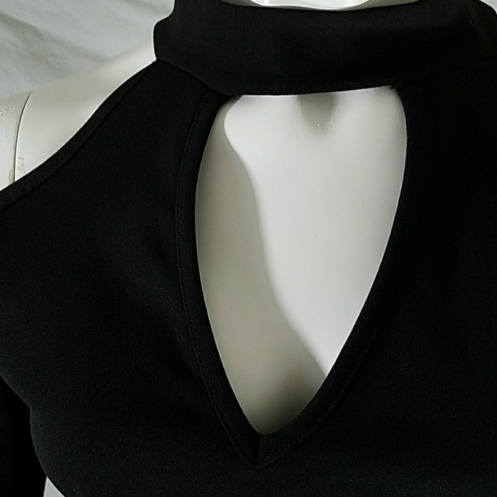 🎉1 left 🙋HOST PICK Cold shoulder - Picture 6 of 7
