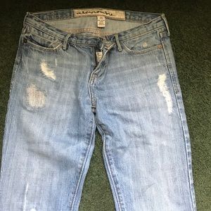 Destroyed jeans