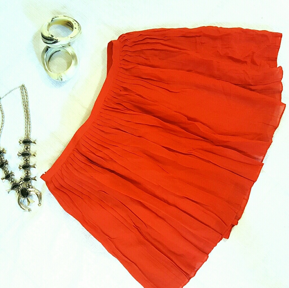Sold!!! 💎HOST PICK🌺 Silk J Crew Pleated Skirt - Picture 2 of 4