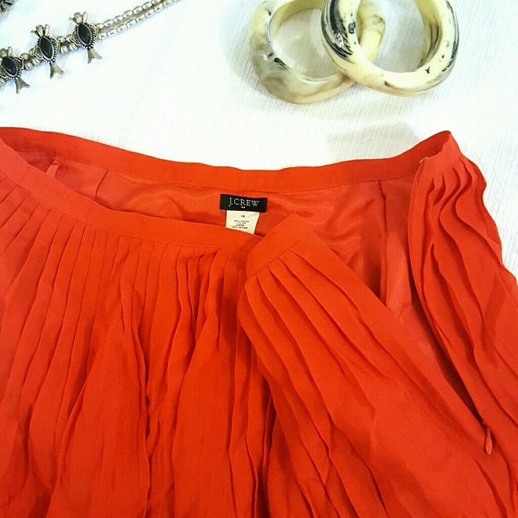 Sold!!! 💎HOST PICK🌺 Silk J Crew Pleated Skirt - Picture 3 of 4