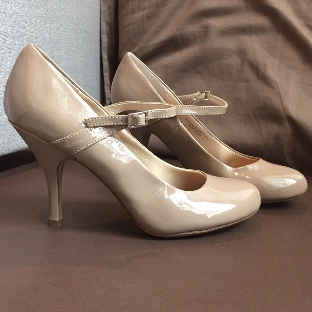 Nude Chinese Laundry pump with Strap