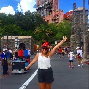 Meet your Posher, Alyssa