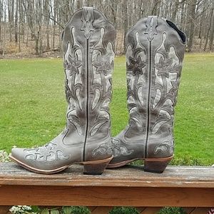 ❤ Twisted Grey Cowboy Boots