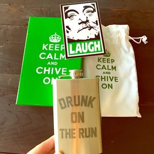 The Chive flask gift set