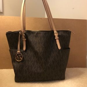 FLASH SALE🔥 Michael Kors Purse