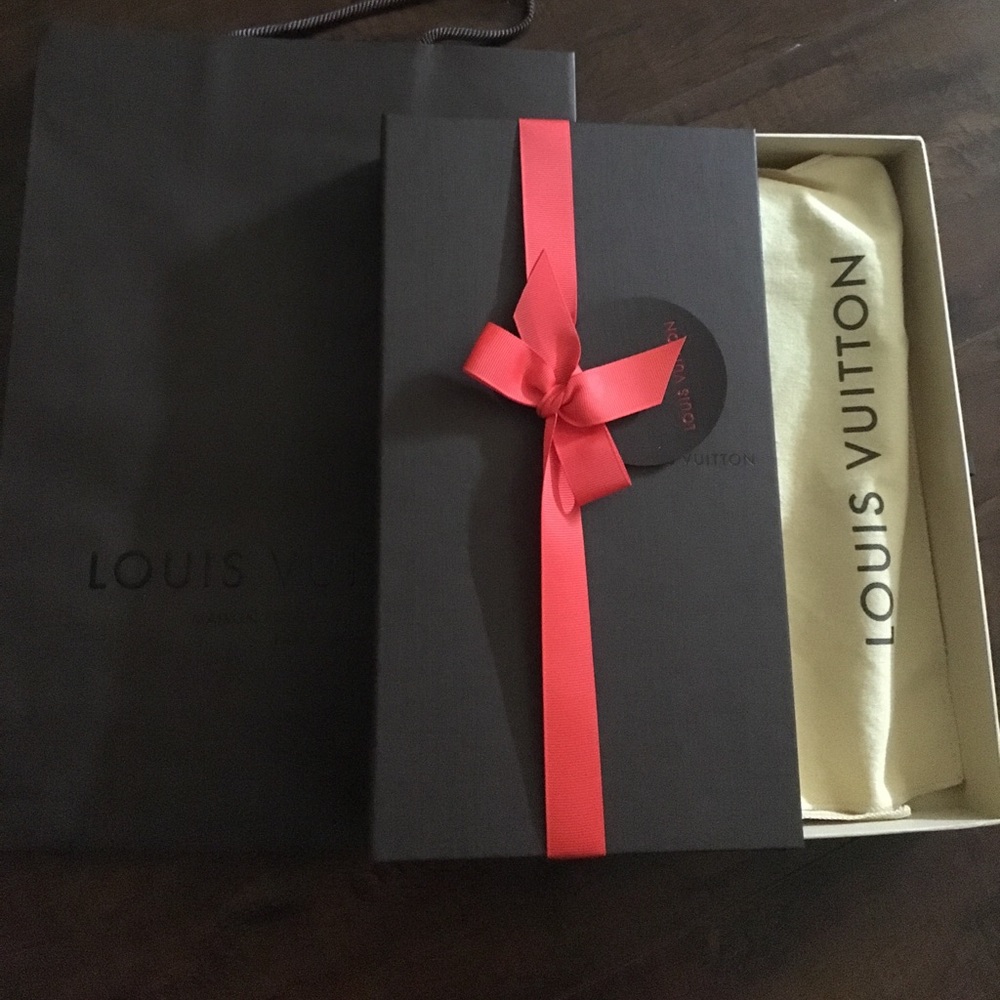 Original Louis Vuitton bag and box for a wallet