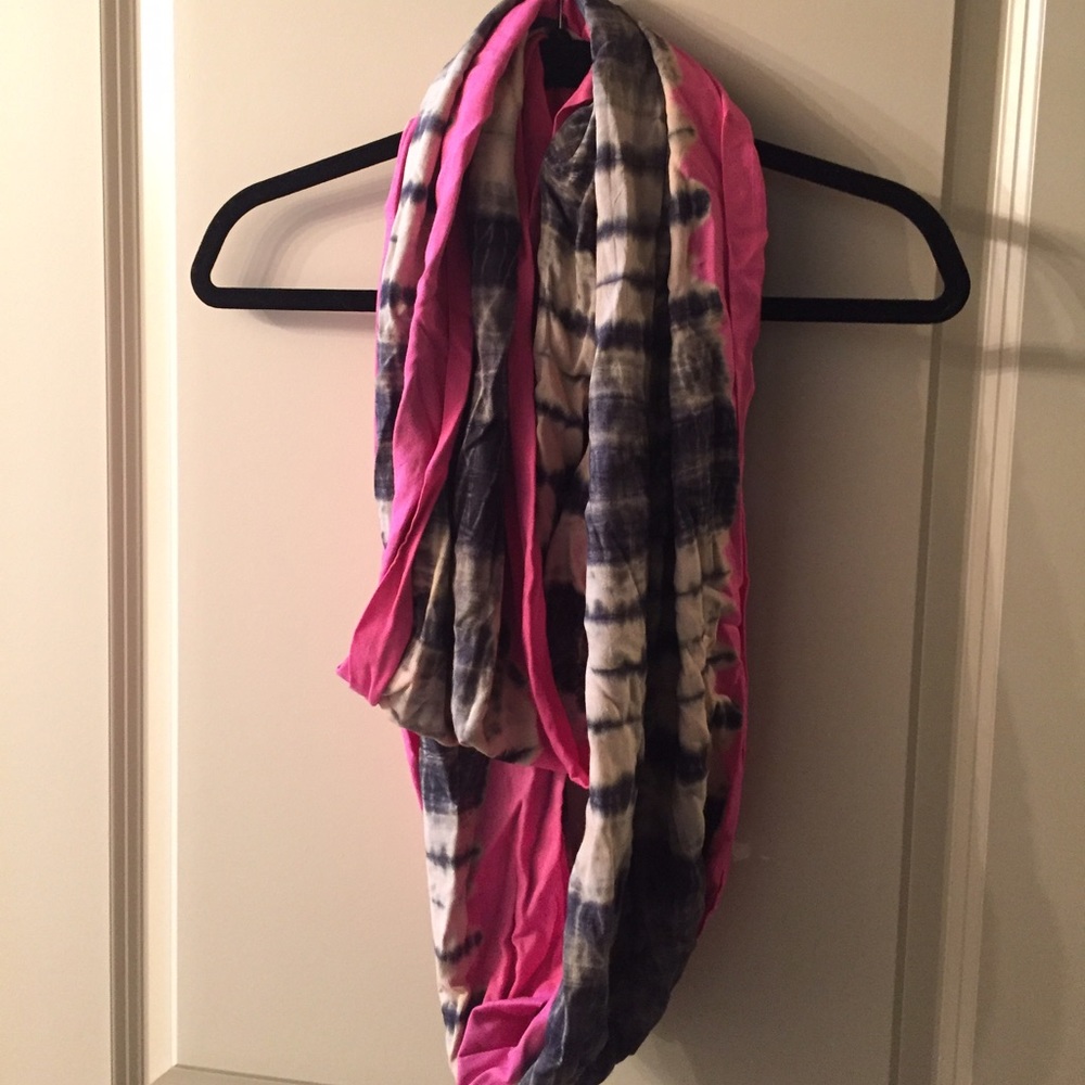 Fair trade beautiful infinity scarf!