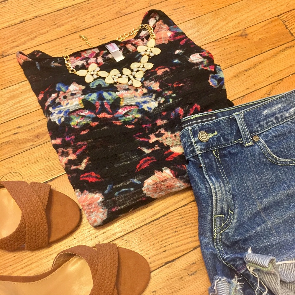 HP Flirty Floral Sweater!