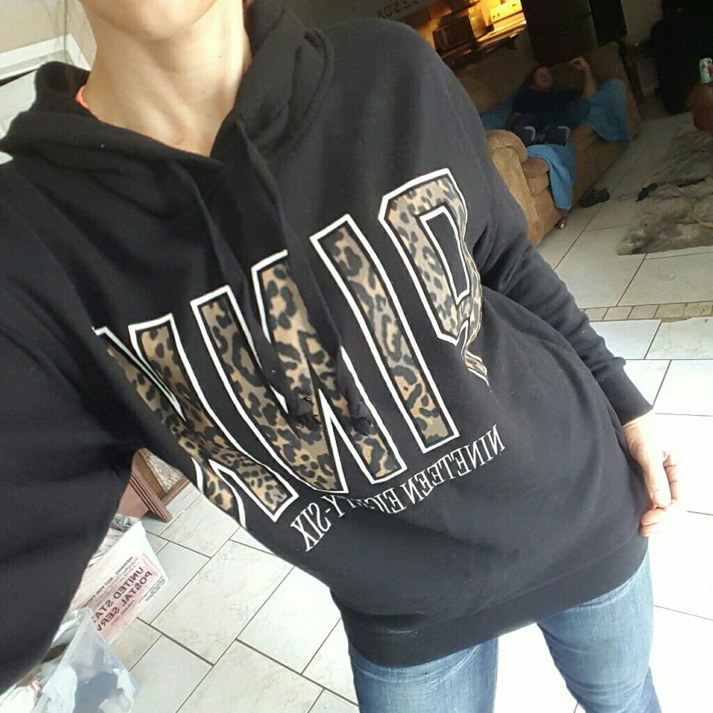 Very rare vs Pink black boyfriend cheetah hoodie