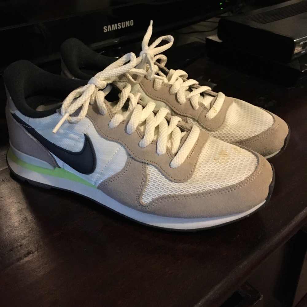 Nike Internationalist, White/ Navy/ Neon, Sz 9