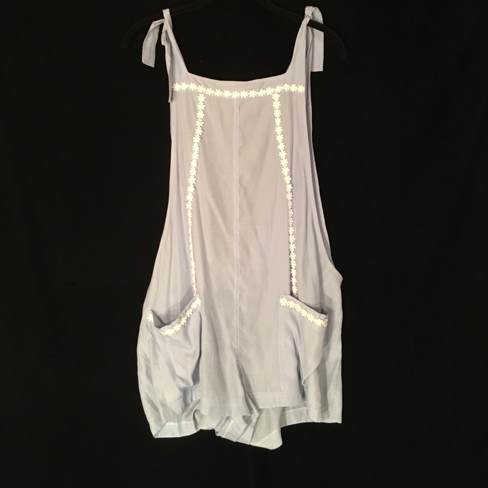 🎉SALE🎉 Urban Outfitters Romper - Picture 2 of 6