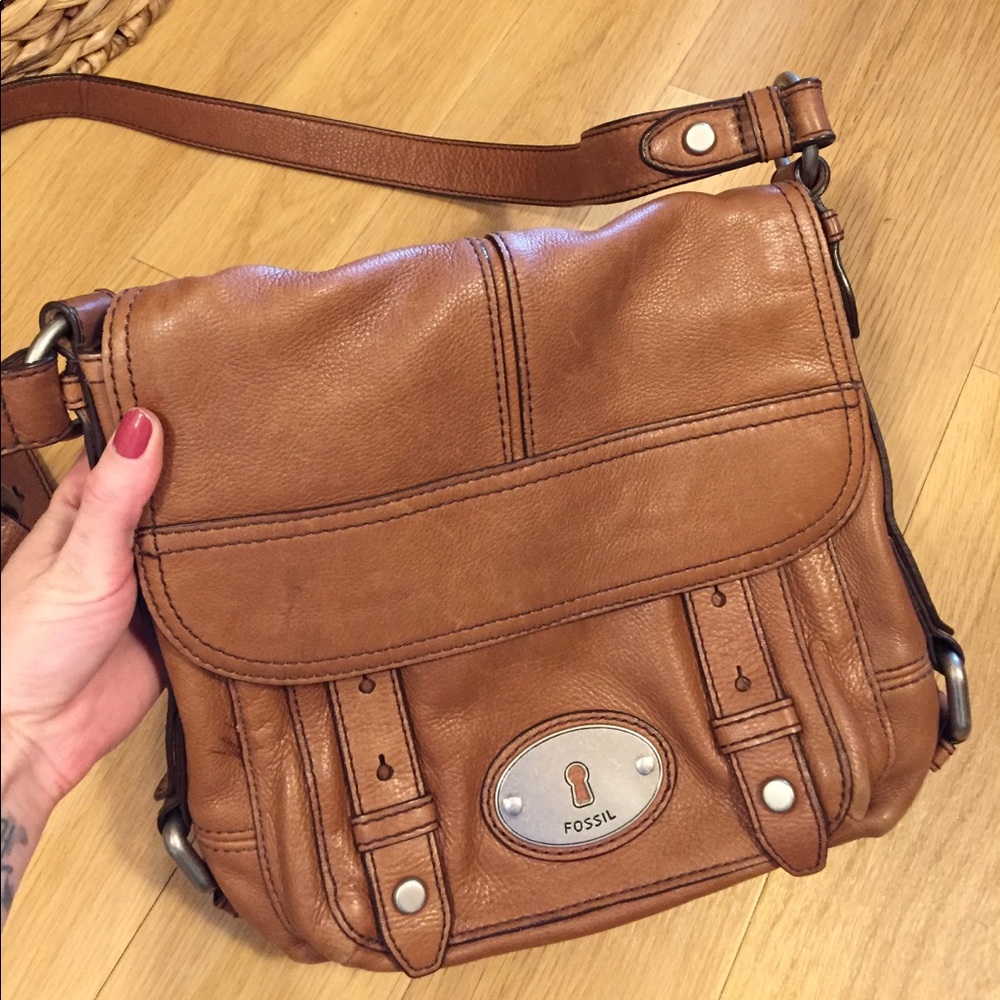 Tan leather Fossil cross over bag!