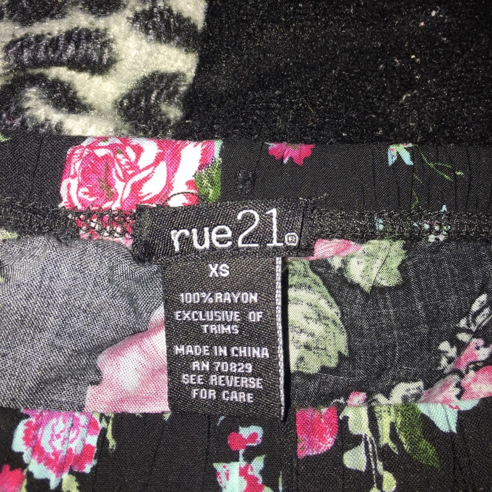 Shorts - Picture 2 of 2