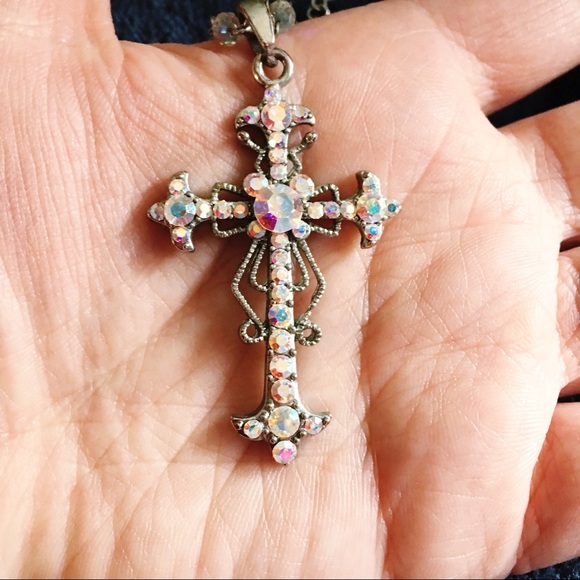 Crystal Cross Pendant with matching chain - Picture 2 of 4