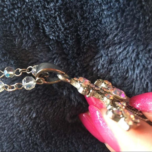 Crystal Cross Pendant with matching chain - Picture 4 of 4